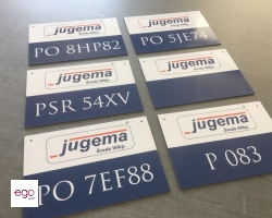 tabliczki-parkingowe-z-nadrukiem-numer-rejestracyjny