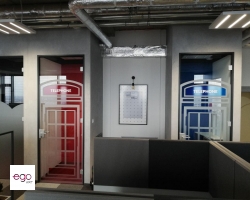 folia-do-biura-witrazowa-mrozona-kolorowa-stylizacja