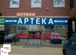 grafika-reklamowa-na-witrynach-apteka