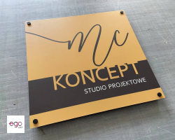 Szyld-grafika-drukowana-na-dystansach