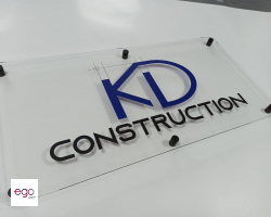 SzyldPremiun-Plexi-Bezbarwna-GrafikaFolia-DystanseCzarne