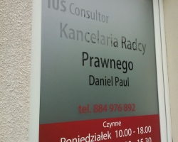 Oklejnie okien folią piaskowną mrożoną