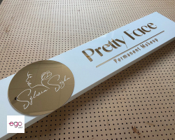 szyld-reklamowy-3d-logo-złote-lustrzane