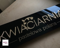 czarny-kaseton-podświetlenie-krawędziowe-lico-złote-lustro-2