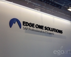 edge-lublin-logo-przestrzenne-logo-3d-styrodur-malowany2cm-plexi-blyszczaca