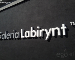 galeria-labirynt-lublin-litery-przestrzenne-logo-3d-styrodur-malowany10cm