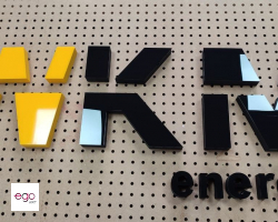 logo-z-licem-z-plexi-czarna-zolta2