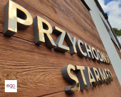 zloty-napis-lutrzany-dla-przychodni