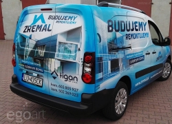 oklejanie-samochodow-berlingo-caly-zremal