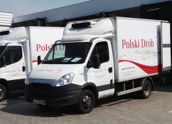 oklejanie-samochodow-kontener-iveco-polski-drob