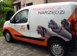 oklejanie-samochodow-samochod-fioriono