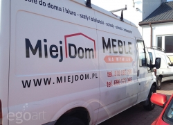 oklejanie-samochodow-transit-folia-ploterowa-miejdom