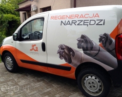 oklejanie-samochodow-samochod-fioriono