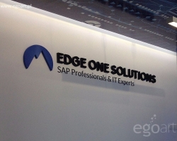 edge-lublin-logo-przestrzenne-logo-3d-styrodur-malowany2cm-plexi-blyszczaca