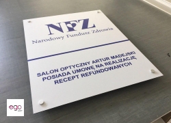 tablica-alubond-na-dystansach-aluminowych25