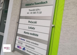 tablica-plexiglass8-na-dystansach-system-profili-aluminiowych